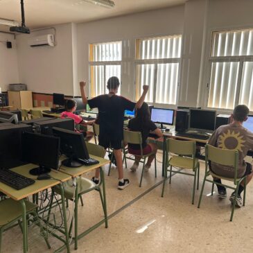 RENOVACIÓN DE AULAS TECNOLÓGICAS